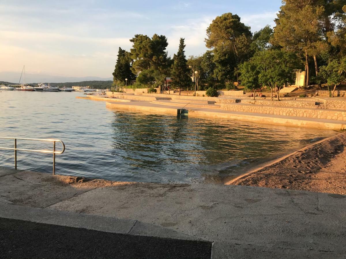 Apartment Aquamarin, Blizu Mora S Pogledom Na More, Za Do 6 Osoba Malinska Esterno foto